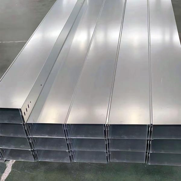 Hot Dip Galvanized Ladder Cable Tray Industrial Shape Customized