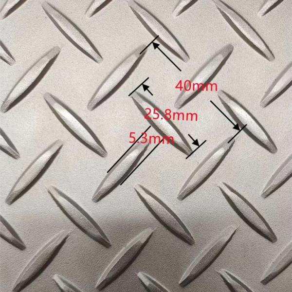 304 Grade Stainless Steel Checkered Plate for Floor 1219*2438mm Can Be Customized