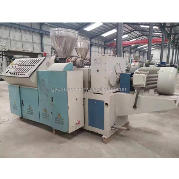 Second Hand Plastic Pipe Making Machine for Durable Water Pipes in Manufacturing Plant