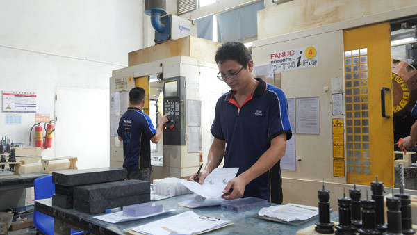 Extracorporeal Shock Wave Therapy System Rapid Prototyping Manufacturing