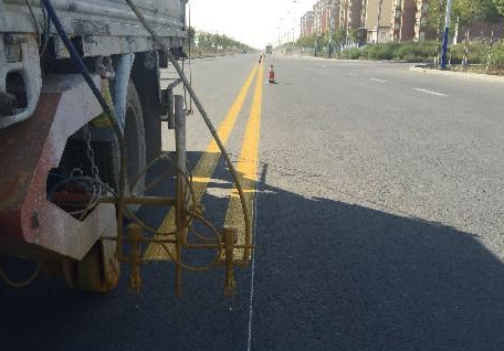 13HP Gasoline Engine Truck Mounted Road Marking Machine Airless Line Striper