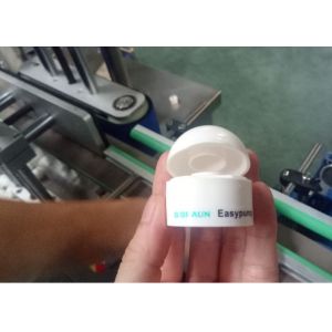 High Efficiency Sticker Labelling Machine Flat Labeling No Wrinkles