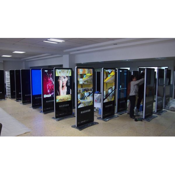 OEM Touch Screen Floor Standing 42" - 65" LCD Digital Signage Display With WIFI / 3G