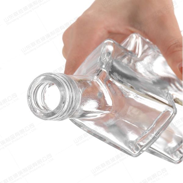 Crystal Whisky Glass Clear Triangle Shape Wine Bottle Perfect for Brandy Packaging