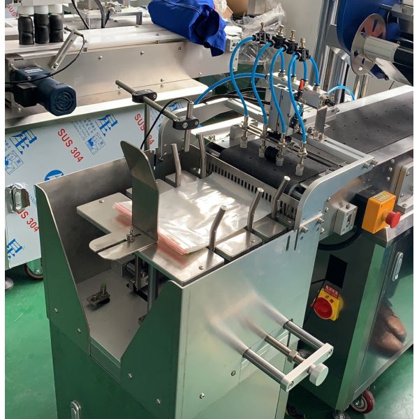 0.6MPa Automatic Bag Packing Machine Flat Bag Label Applicator