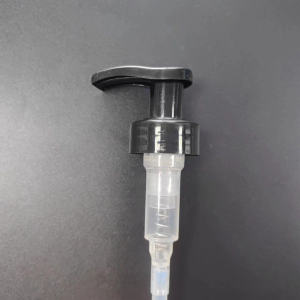 24/400 28/400 Black PP PE Material Lotion Pump Output 1.20 - 1.50ml/T