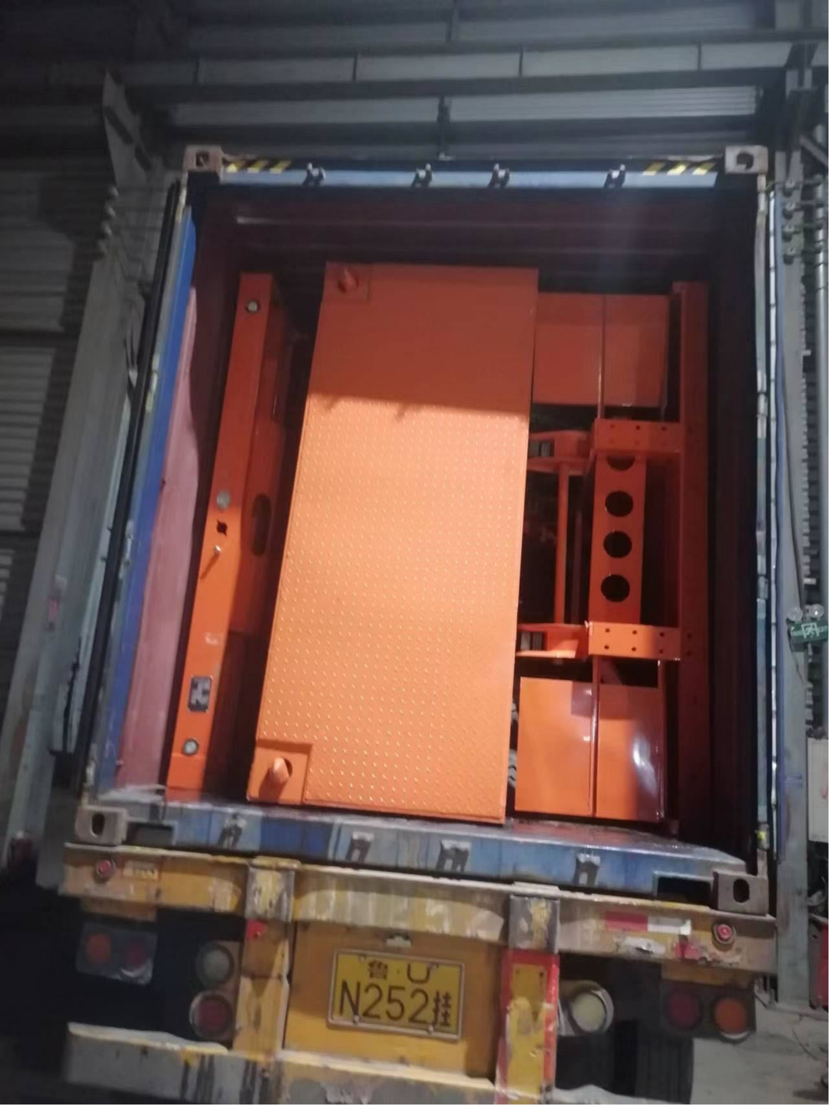 CIMC 3 axis iron S30408 11450*2500*3900mm total mass 40T curb mass 8200 use EHA dish end 4.5mm thickness ordinary liquid tank