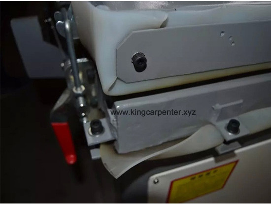 Semi-automatic PVC film wood veneer vacuum membrane press machine for cabinet WPC door