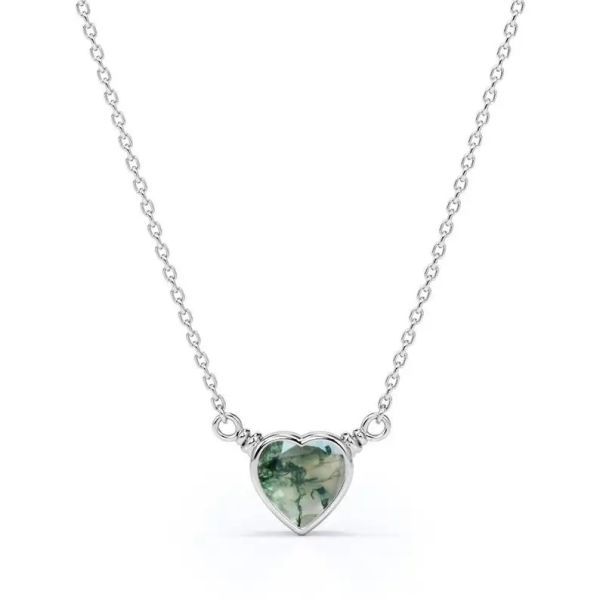 925 Silver Simple Natural Light Brilliant Elegant Green Heart Shaped Moss Agate Necklace For Sale