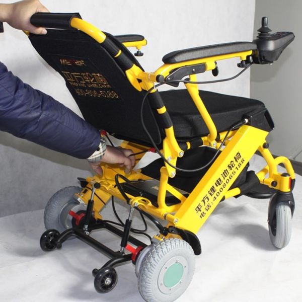 ISO13485 6 km/H Lightweight Foldable Electric Wheelchair