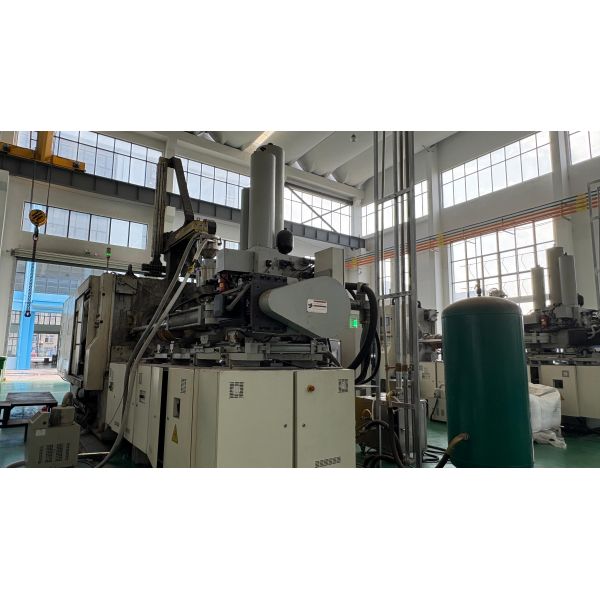 High Performance Thixomolding Machine For Magnesium Alloy Die Casting 8000kN Mold Locking Force 105MPa Injection Pressure