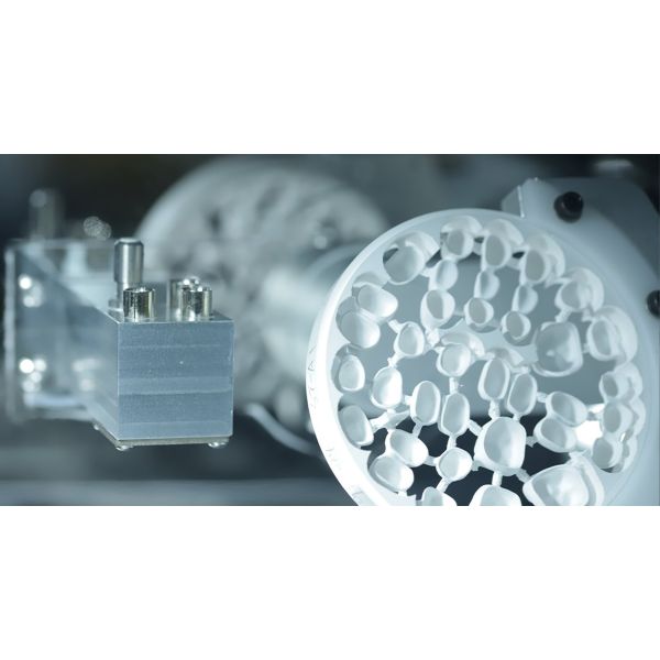 5 Axis Dental Milling Machines High Precision Dental Restorations Zirconia Milling Machine