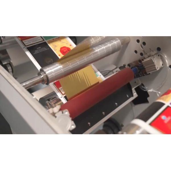 Digital Foil Stamping Varnishing Label Enhancing Machine With 3D Shining Effect