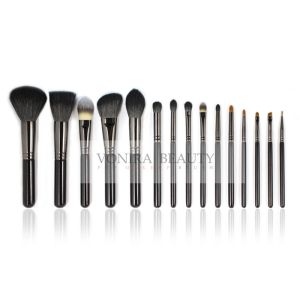 China Natural Hair Makeup Brushes Set Essential Makeup Brush Tools Private logo on sale