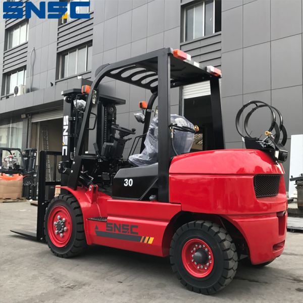 Promotion 3ton Gas LGP and Propane Forklift with Nissan Engine