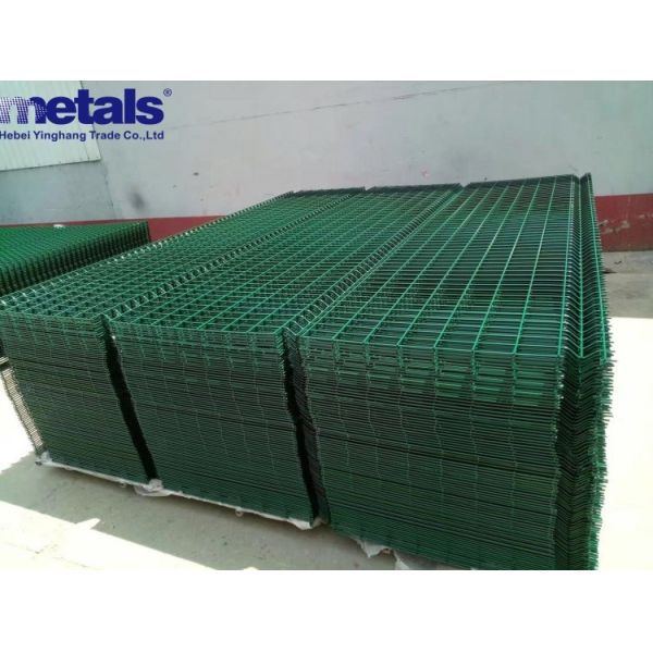 Durable Eco Friendly 3d Curved Wire Mesh Fence 3.0-6.0mm