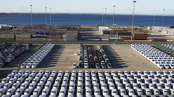 2024 VOLKSWAGEN ID-3 Electric Car Customizable and Affordable with LED Daytime Lights