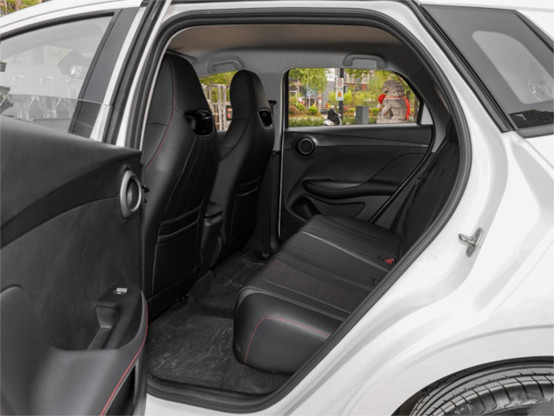 BYD Pure Electric Car E2 Luxury Two Wheel Drive 4×2 Automatic Transmission