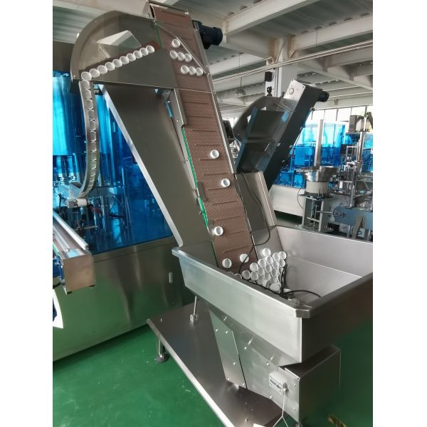 100BPM Automatic High Speed Rotary Bottle Capping Machine For Plastic Bottle