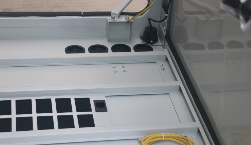 IP55 Sunproof Outdoor Power Cabinet Telecommunication Enclosure With Heat Exchnager Cooling