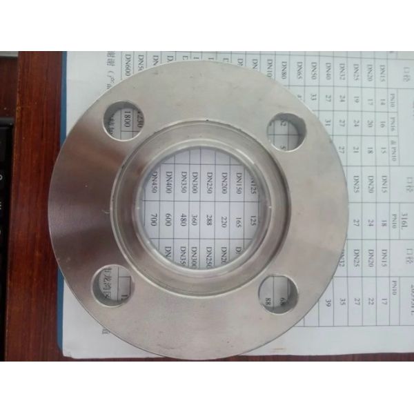 Forged DIN 2632 PN 10 DIN 50049/3.1B Forged Steel Flanges Anti Rust Oil Surface Size 2-24'