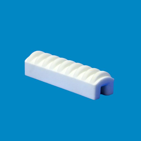 Industrial advanced structural ceramics A99.7% Alumina With Stable Properties At High Pressure And Temperature