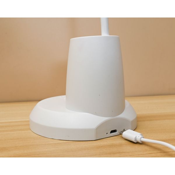 Any Levels Brightness Lithium Rechargeable Battery Operated LED Pen Hold Table Lamp