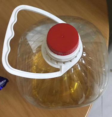 Silver Gray 5L Oil Bottle Filler 0.5Mpa Plastic Bottle Filling Machine