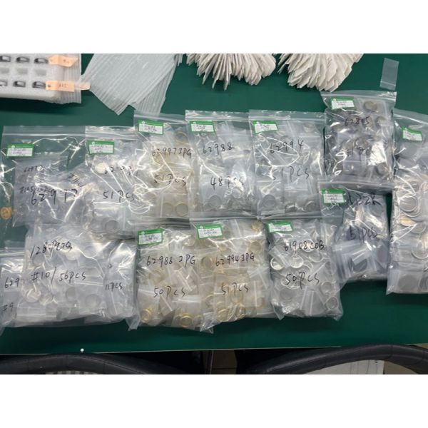 Guangdong Factory Wholesale Black and 14K Gold Zirconium & Titanium Wedding Bands & Men's Jewelry without fading Men's Wedding bands