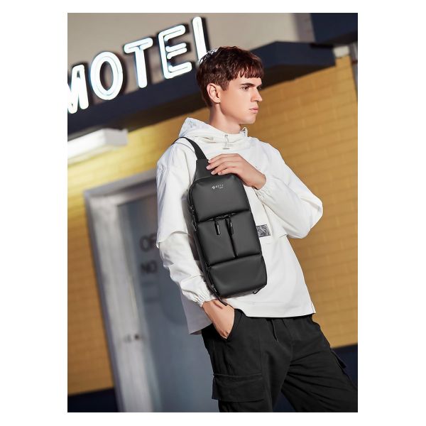 Anti Theft Water Resistant Mens Vest Chest Sling Bags 0.44kg