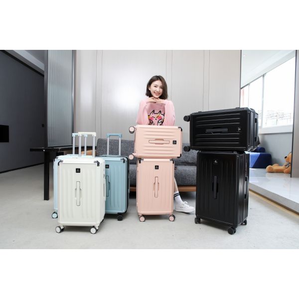 Multifunctional fashionable travel suitcase good quality convenient travel 26 inches aluminum suitcase