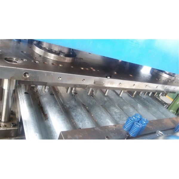 Arched Roof Panel Stud And Track Roll Forming Machine For 0.8 - 1.5mm Thickness Sheet