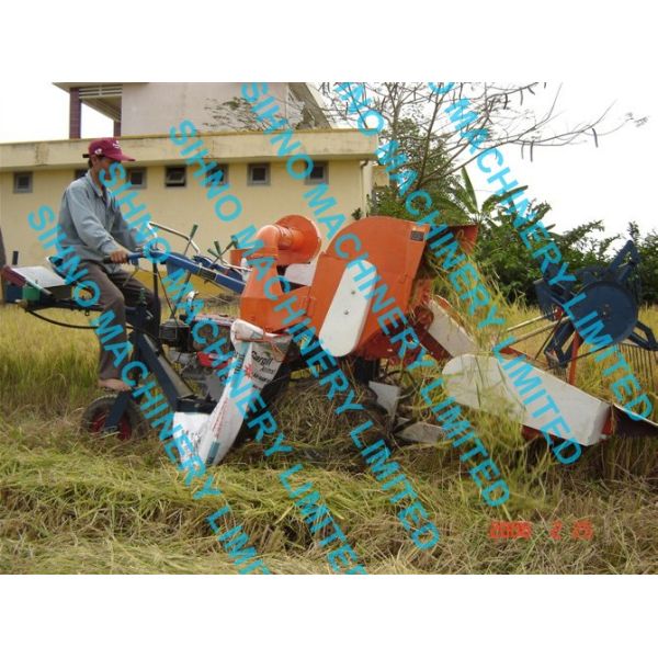 4l-0.7 mini grain harvester, paddy combine harvester with Tyre wheel