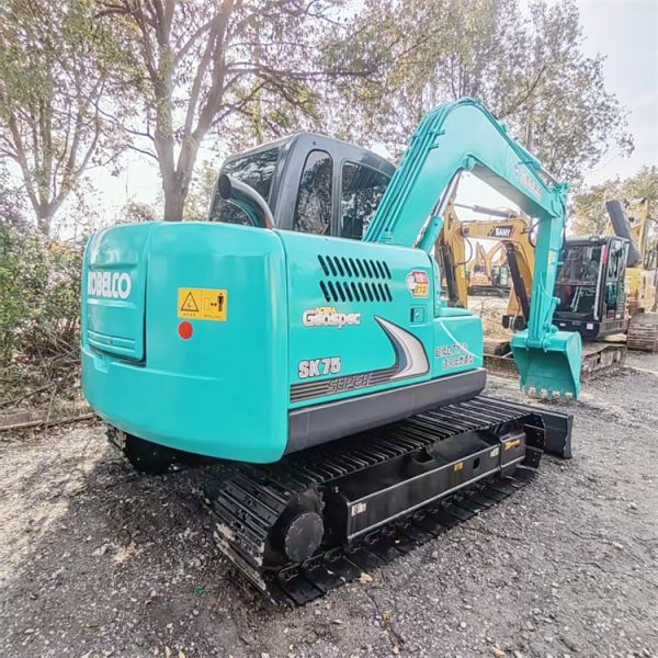 Made in Japan used Kobelco SK75 excavator 7 ton with original parts