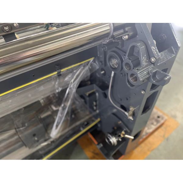 Single Pump Water Jet Weaving Machine Loom Yarn Twisting 1000RPM