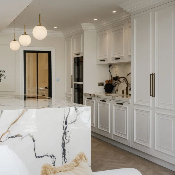 Custom North American Kitchen Furniture Classic Flat Pack Glossy Solid Wood Modern Kitchen Cabinet Set