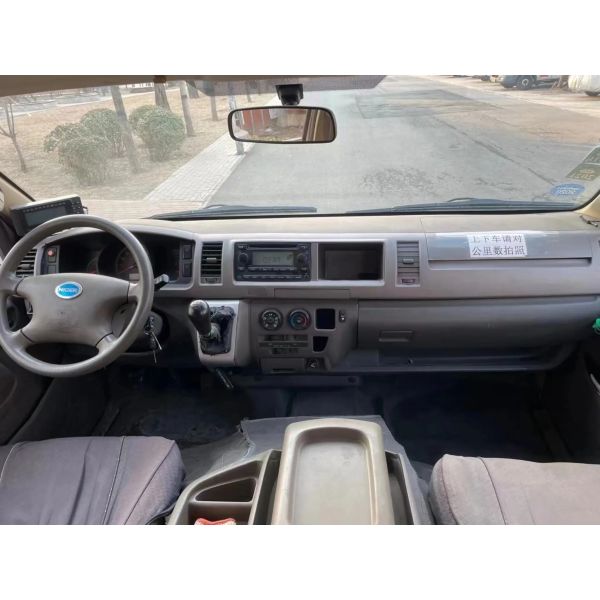 Used Shuttle Vans 15 Seats Higer Minibus KLQ6540 External Swinging Door Champagne Color Front Engine