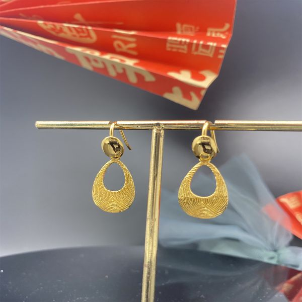 Sleek 18K Gold Plumeria Stud Earrings