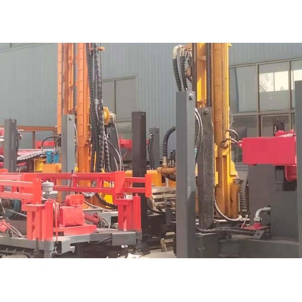 Rubber Crawler Mounted Drill Rig St200 Large For Industrial Drilling Works