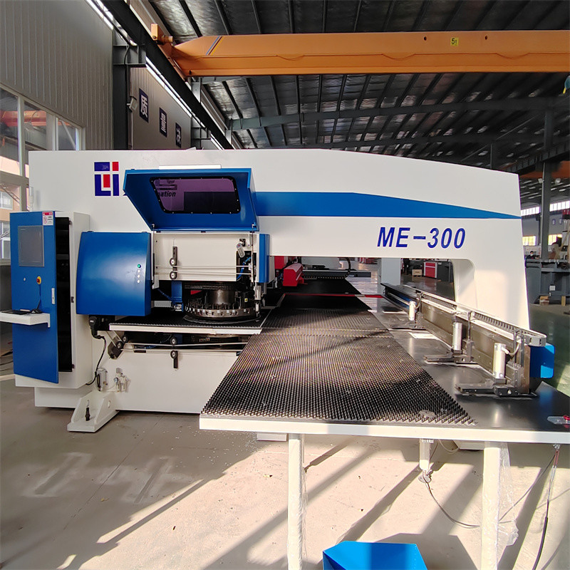 Servo Motor Automatic Turret Punching Machine Sheet Metal Stamping Turret Cnc Machine