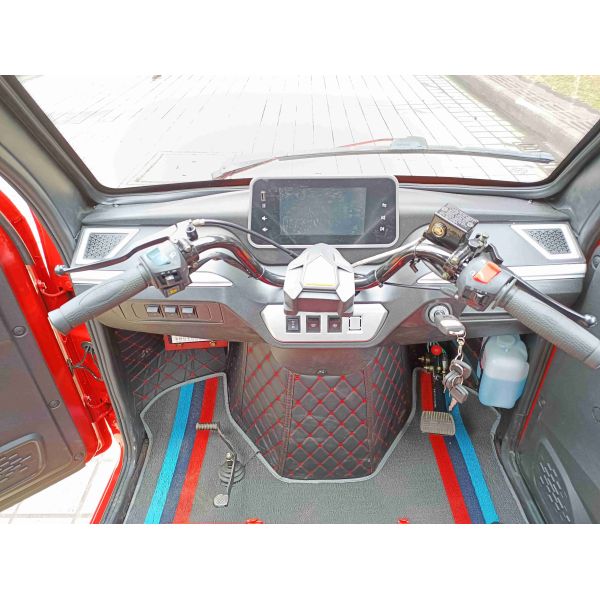 Easy Operation Passenger Gasoline Tricycle With Automatic Manual Clutch 3 Wheels