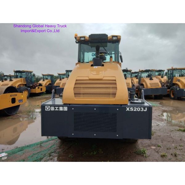 XCMG Used Vibratory Road Roller Xs203j Tyre Road Roller Price (more models for sale)